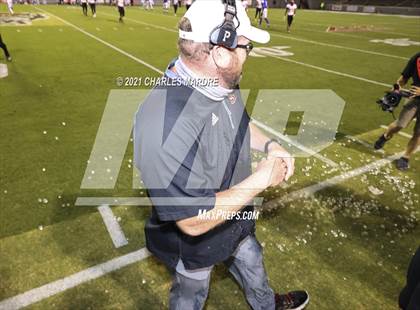 Thumbnail 2 in St. Pauls vs. Salisbury (NCHSAA 2AA Football Championship) photogallery.
