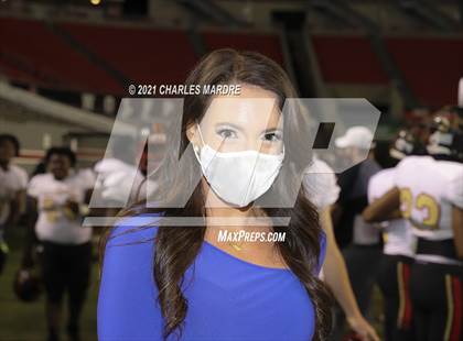 Thumbnail 1 in St. Pauls vs. Salisbury (NCHSAA 2AA Football Championship) photogallery.
