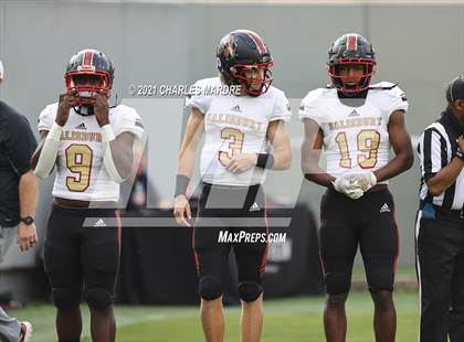 Thumbnail 1 in St. Pauls vs. Salisbury (NCHSAA 2AA Football Championship) photogallery.