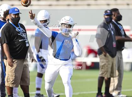 Thumbnail 2 in St. Pauls vs. Salisbury (NCHSAA 2AA Football Championship) photogallery.
