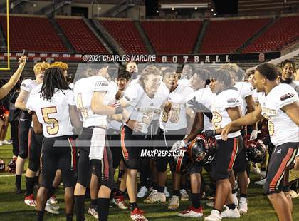 Thumbnail 2 in St. Pauls vs. Salisbury (NCHSAA 2AA Football Championship) photogallery.
