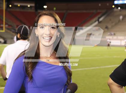 Thumbnail 3 in St. Pauls vs. Salisbury (NCHSAA 2AA Football Championship) photogallery.