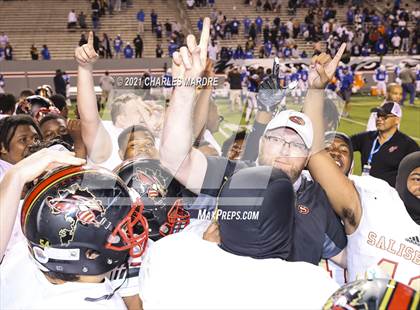 Thumbnail 3 in St. Pauls vs. Salisbury (NCHSAA 2AA Football Championship) photogallery.