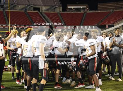Thumbnail 1 in St. Pauls vs. Salisbury (NCHSAA 2AA Football Championship) photogallery.