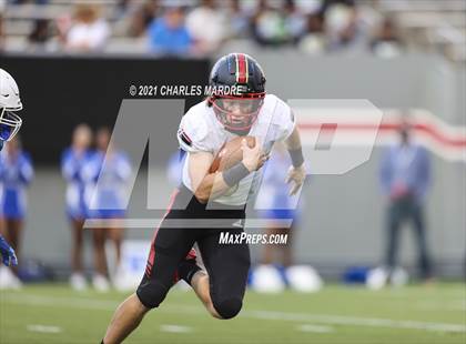 Thumbnail 3 in St. Pauls vs. Salisbury (NCHSAA 2AA Football Championship) photogallery.