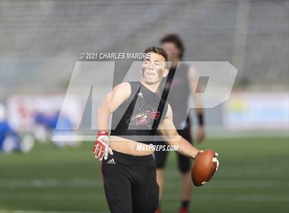 Thumbnail 2 in St. Pauls vs. Salisbury (NCHSAA 2AA Football Championship) photogallery.
