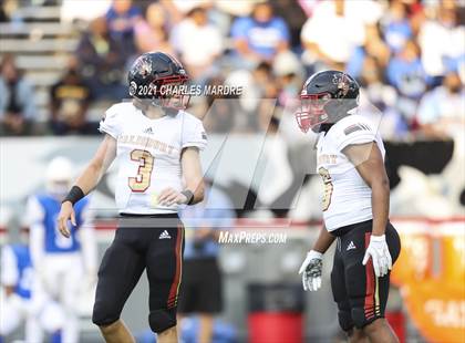 Thumbnail 3 in St. Pauls vs. Salisbury (NCHSAA 2AA Football Championship) photogallery.