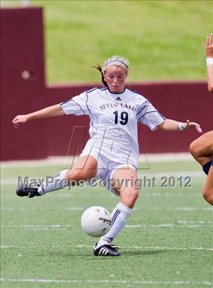 Thumbnail 1 in Clear Lake vs Seven Lakes (Region III Regional Final)  photogallery.