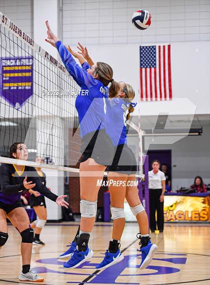 Thumbnail 3 in St. Joseph Catholic vs Covenant Christian photogallery.