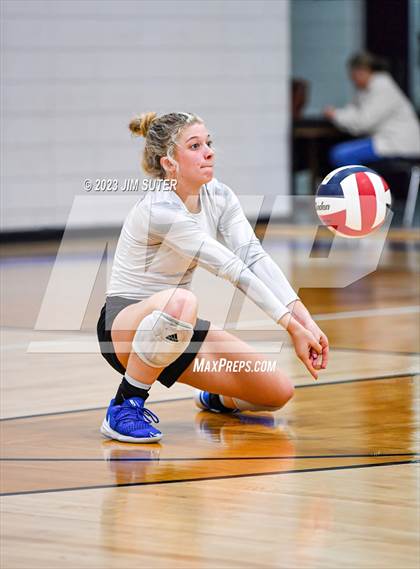 Thumbnail 3 in St. Joseph Catholic vs Covenant Christian photogallery.
