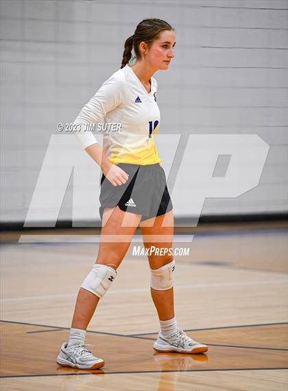 Thumbnail 3 in St. Joseph Catholic vs Covenant Christian photogallery.