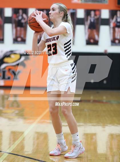 Thumbnail 3 in Chillicothe vs Waverly (OHSAA D2 Sectional Playoff) photogallery.