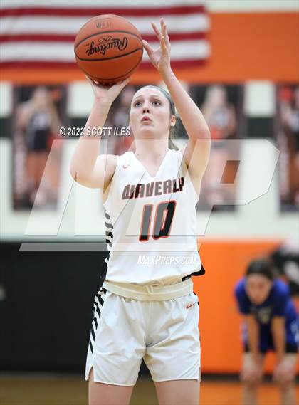 Thumbnail 1 in Chillicothe vs Waverly (OHSAA D2 Sectional Playoff) photogallery.