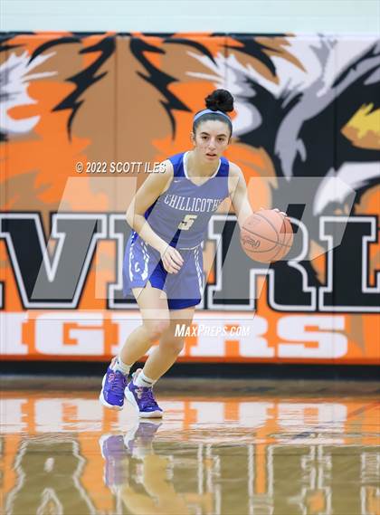 Thumbnail 2 in Chillicothe vs Waverly (OHSAA D2 Sectional Playoff) photogallery.