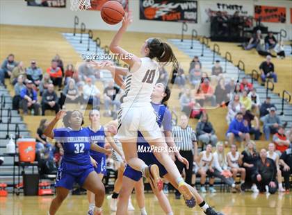 Thumbnail 3 in Chillicothe vs Waverly (OHSAA D2 Sectional Playoff) photogallery.