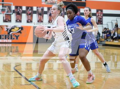 Thumbnail 3 in Chillicothe vs Waverly (OHSAA D2 Sectional Playoff) photogallery.