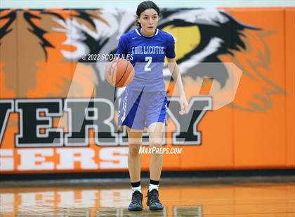 Thumbnail 1 in Chillicothe vs Waverly (OHSAA D2 Sectional Playoff) photogallery.