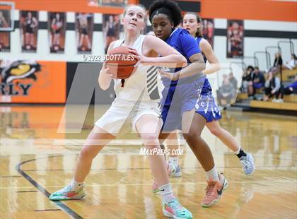 Thumbnail 1 in Chillicothe vs Waverly (OHSAA D2 Sectional Playoff) photogallery.
