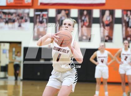 Thumbnail 2 in Chillicothe vs Waverly (OHSAA D2 Sectional Playoff) photogallery.