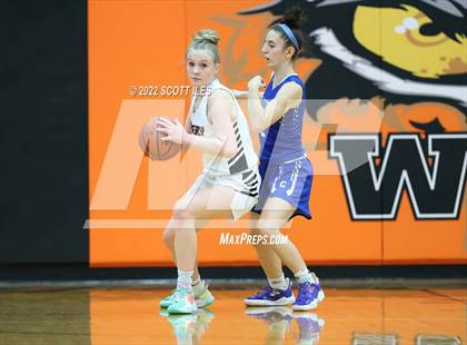 Thumbnail 2 in Chillicothe vs Waverly (OHSAA D2 Sectional Playoff) photogallery.