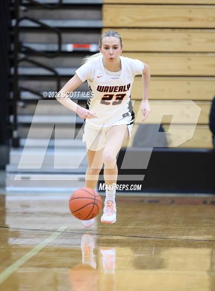 Thumbnail 3 in Chillicothe vs Waverly (OHSAA D2 Sectional Playoff) photogallery.