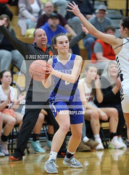 Thumbnail 2 in Chillicothe vs Waverly (OHSAA D2 Sectional Playoff) photogallery.