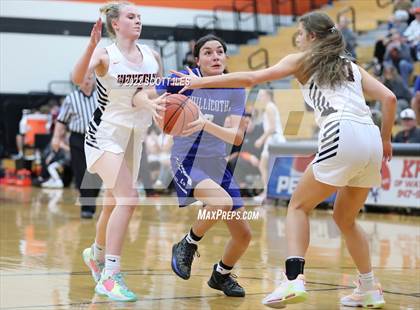 Thumbnail 3 in Chillicothe vs Waverly (OHSAA D2 Sectional Playoff) photogallery.