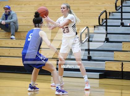 Thumbnail 2 in Chillicothe vs Waverly (OHSAA D2 Sectional Playoff) photogallery.