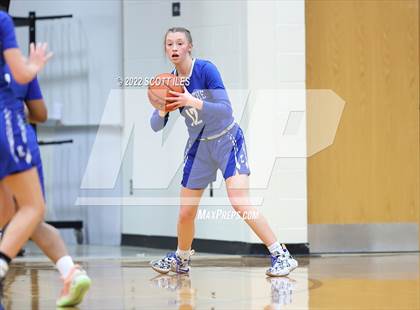 Thumbnail 2 in Chillicothe vs Waverly (OHSAA D2 Sectional Playoff) photogallery.