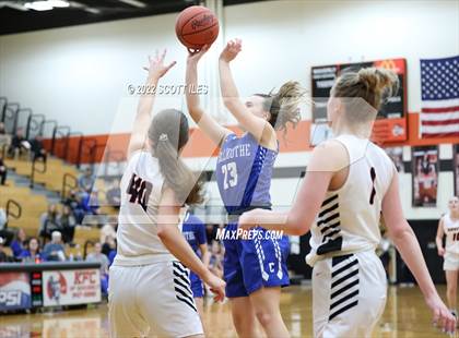 Thumbnail 1 in Chillicothe vs Waverly (OHSAA D2 Sectional Playoff) photogallery.
