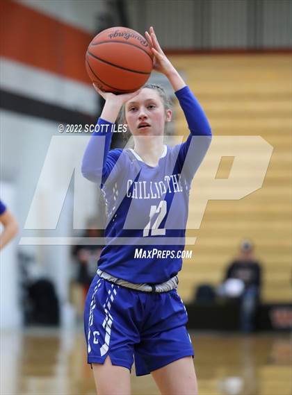 Thumbnail 1 in Chillicothe vs Waverly (OHSAA D2 Sectional Playoff) photogallery.