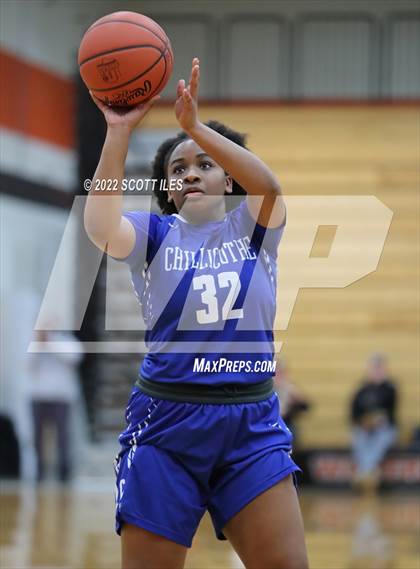 Thumbnail 3 in Chillicothe vs Waverly (OHSAA D2 Sectional Playoff) photogallery.