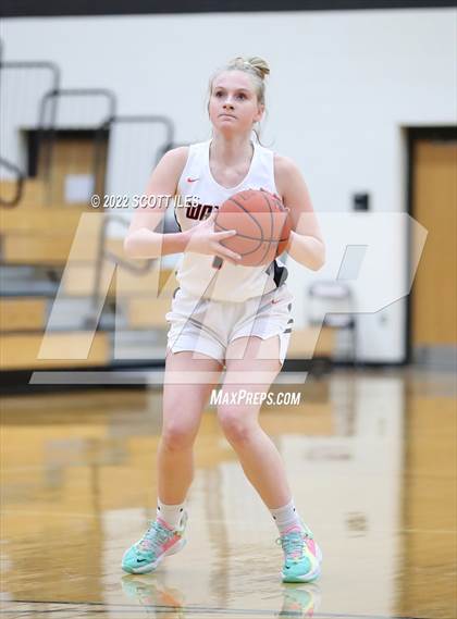 Thumbnail 2 in Chillicothe vs Waverly (OHSAA D2 Sectional Playoff) photogallery.