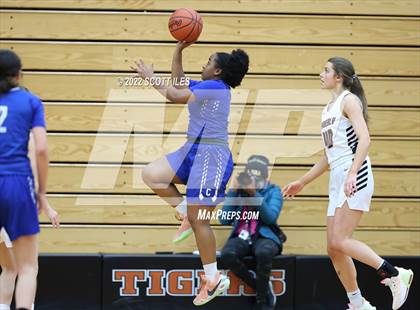 Thumbnail 2 in Chillicothe vs Waverly (OHSAA D2 Sectional Playoff) photogallery.