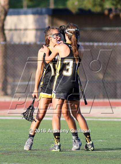 Thumbnail 2 in Foothill vs. Mater Dei (Orange County Championship Final) photogallery.