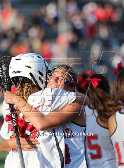 Thumbnail 3 in Foothill vs. Mater Dei (Orange County Championship Final) photogallery.