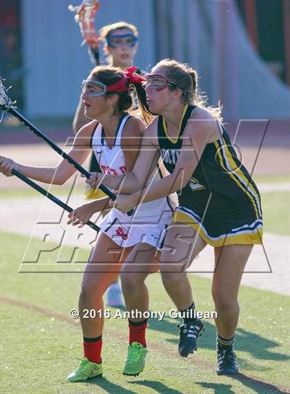 Thumbnail 3 in Foothill vs. Mater Dei (Orange County Championship Final) photogallery.
