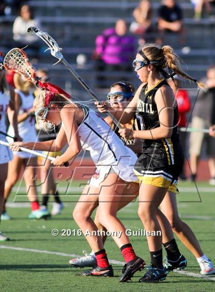 Thumbnail 2 in Foothill vs. Mater Dei (Orange County Championship Final) photogallery.