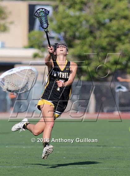 Thumbnail 2 in Foothill vs. Mater Dei (Orange County Championship Final) photogallery.