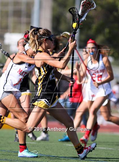Thumbnail 1 in Foothill vs. Mater Dei (Orange County Championship Final) photogallery.