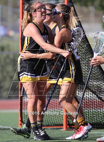 Thumbnail 1 in Foothill vs. Mater Dei (Orange County Championship Final) photogallery.