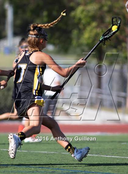 Thumbnail 3 in Foothill vs. Mater Dei (Orange County Championship Final) photogallery.