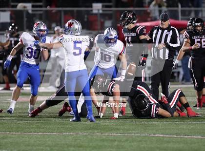 Thumbnail 3 in Lake Travis vs Westlake photogallery.