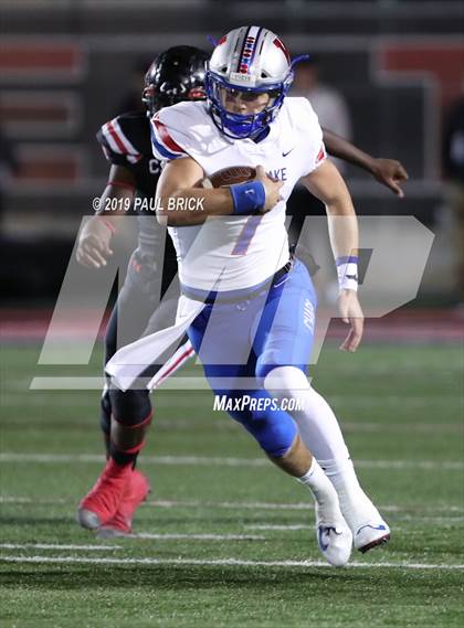 Thumbnail 2 in Lake Travis vs Westlake photogallery.