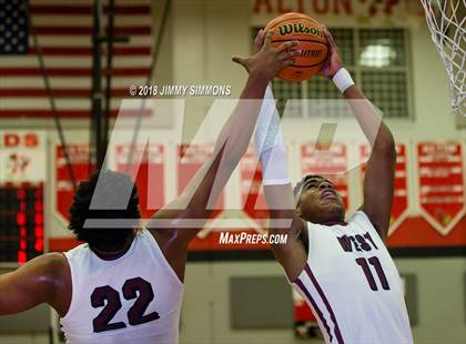 Thumbnail 1 in Belleville West vs. Quincy (IHSA 4A Sectional Semfinal) photogallery.