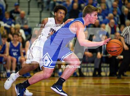 Thumbnail 2 in Belleville West vs. Quincy (IHSA 4A Sectional Semfinal) photogallery.