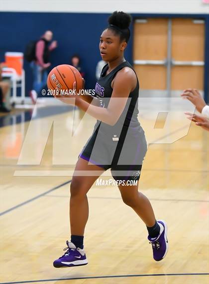 Thumbnail 2 in Riverdale Baptist vs. Millennium (Nike Tournament of Champions)  photogallery.