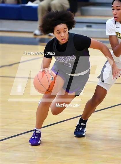 Thumbnail 2 in Riverdale Baptist vs. Millennium (Nike Tournament of Champions)  photogallery.