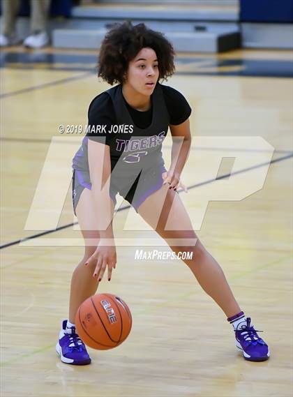 Thumbnail 3 in Riverdale Baptist vs. Millennium (Nike Tournament of Champions)  photogallery.