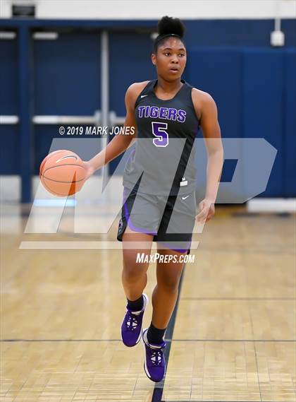 Thumbnail 3 in Riverdale Baptist vs. Millennium (Nike Tournament of Champions)  photogallery.